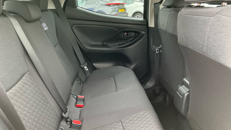 Toyota Yaris 1.5 Hybrid Design 5dr CVT Hybrid Hatchback